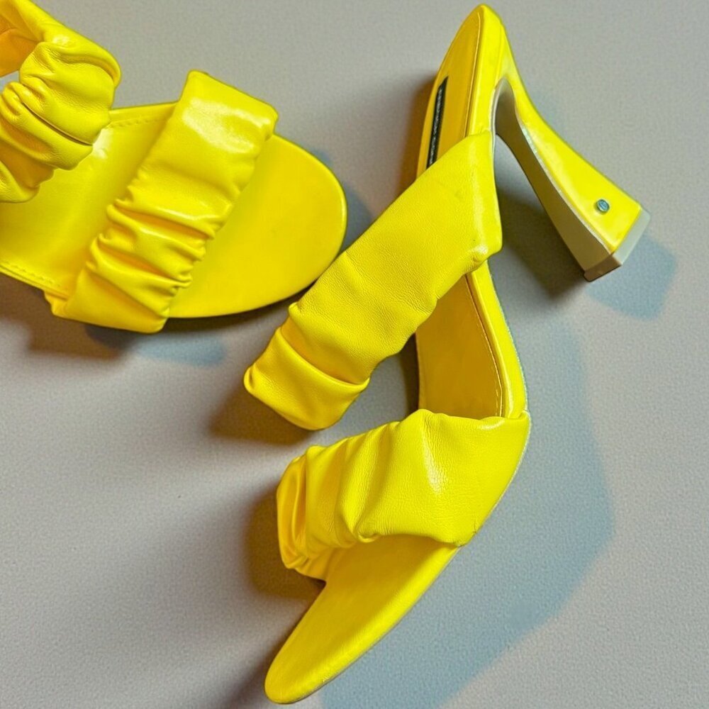 NEW French Connection Yellow Ruched Vegan Leather Heeled Sandals – Size 9
